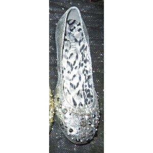 Kathy Van Zeeland Ray Me Ballerina Flats Charm Detail studded ballet flats 7.5
